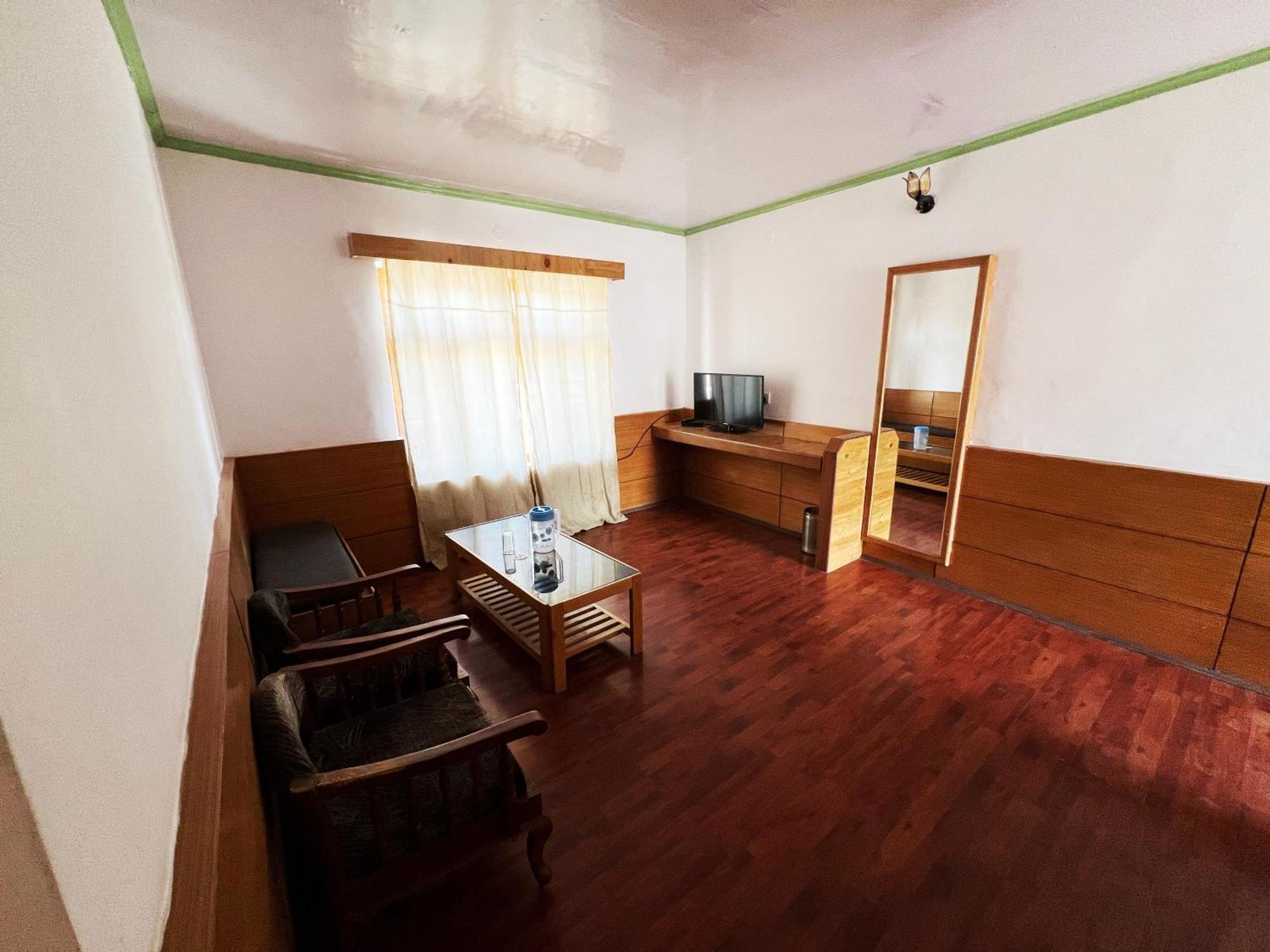 Hotel Lumbini Leh Luaran gambar