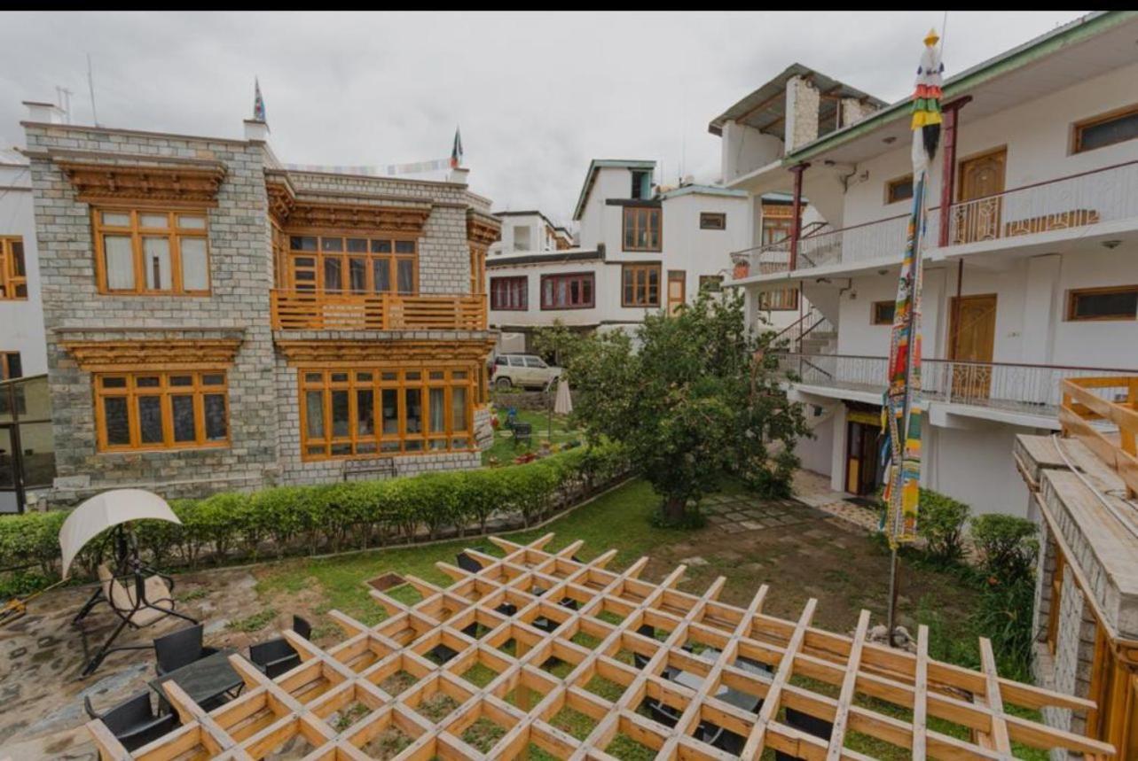 Hotel Lumbini Leh Luaran gambar