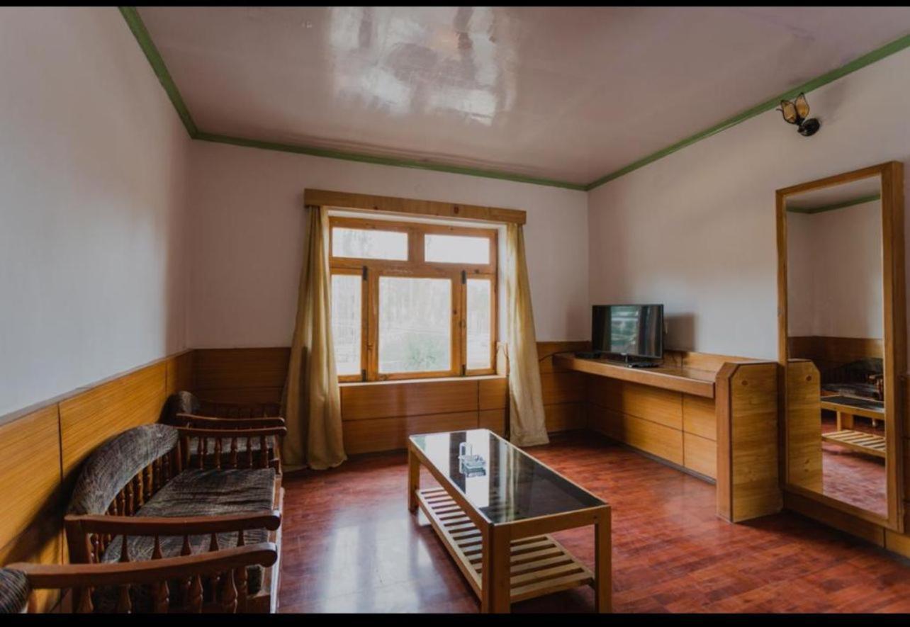 Hotel Lumbini Leh Luaran gambar